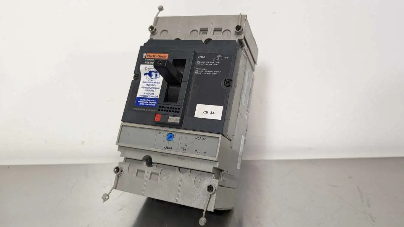 Merlin Gerin NSF250 HC Circuit Breaker 690VAC 250A 3P
