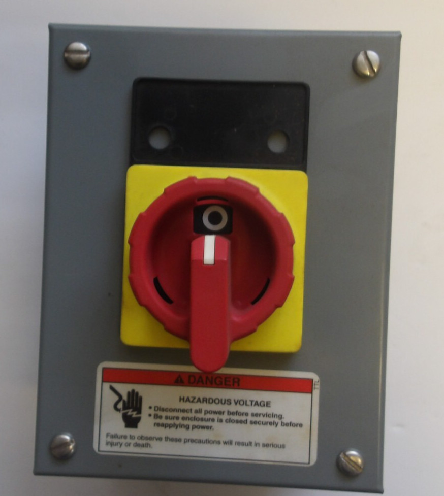 SQUARE D 20 AMP 600VAC MAC ROTARY HANDLE 3 POLE LOAD BREAK SWITCH P/N: V1A30X11