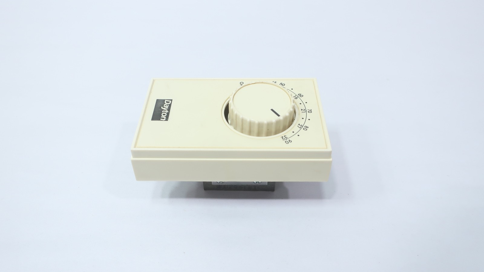 Dayton 4PU48 Heating Control Thermostat 120/277v-ac 50-90f