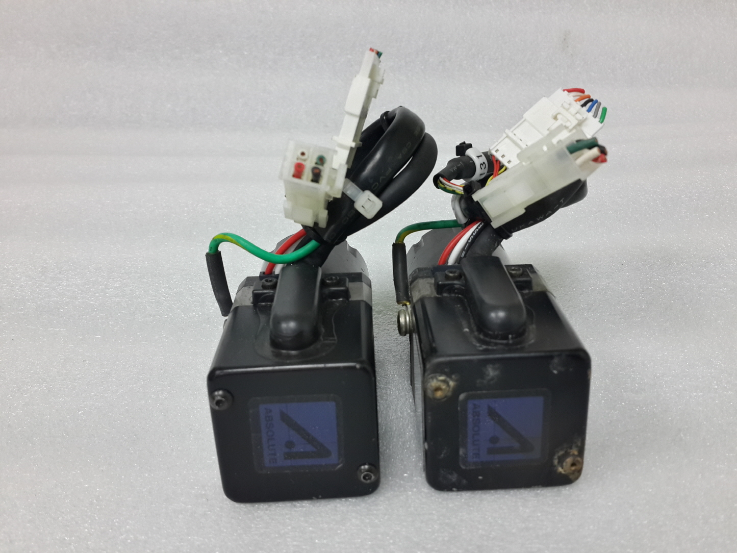 SHIBAURA AC SERVO MOTOR MC500NS 302SNN47 50W 3000rpm [2UNITS]