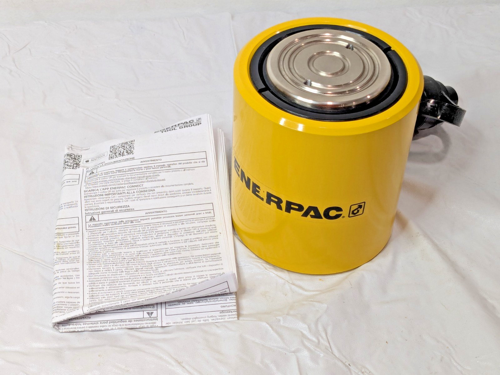 Enerpac 30 Ton Single-Acting Low-Height Hydraulic Cylinder RCS302