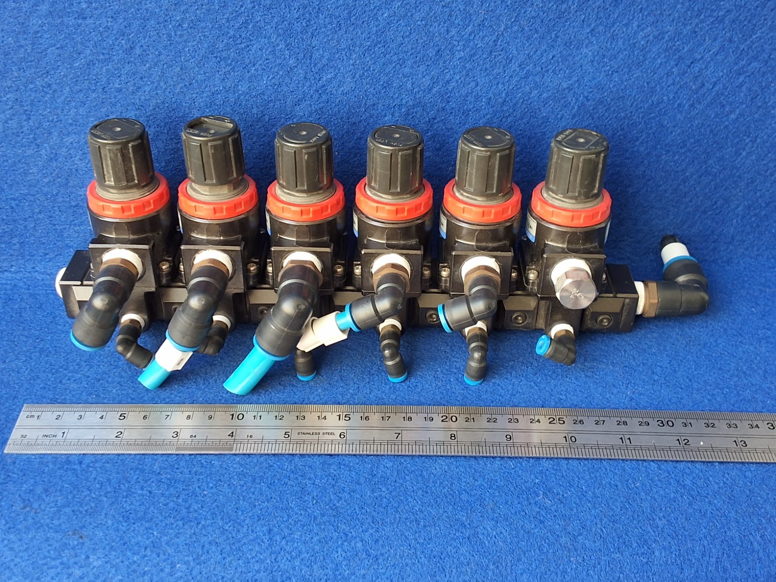Koganei R300M6AS3-28W Regulator MR303-03-28W 0.05-0.25MPa 6-Port Manifold.
