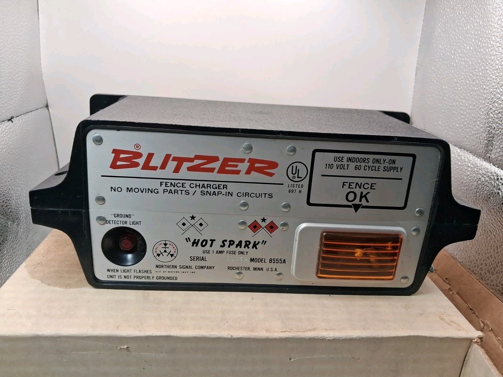 Vtg Blitzer Electric Fence Charger “Hot Spark” 8555A Working 20 Miles