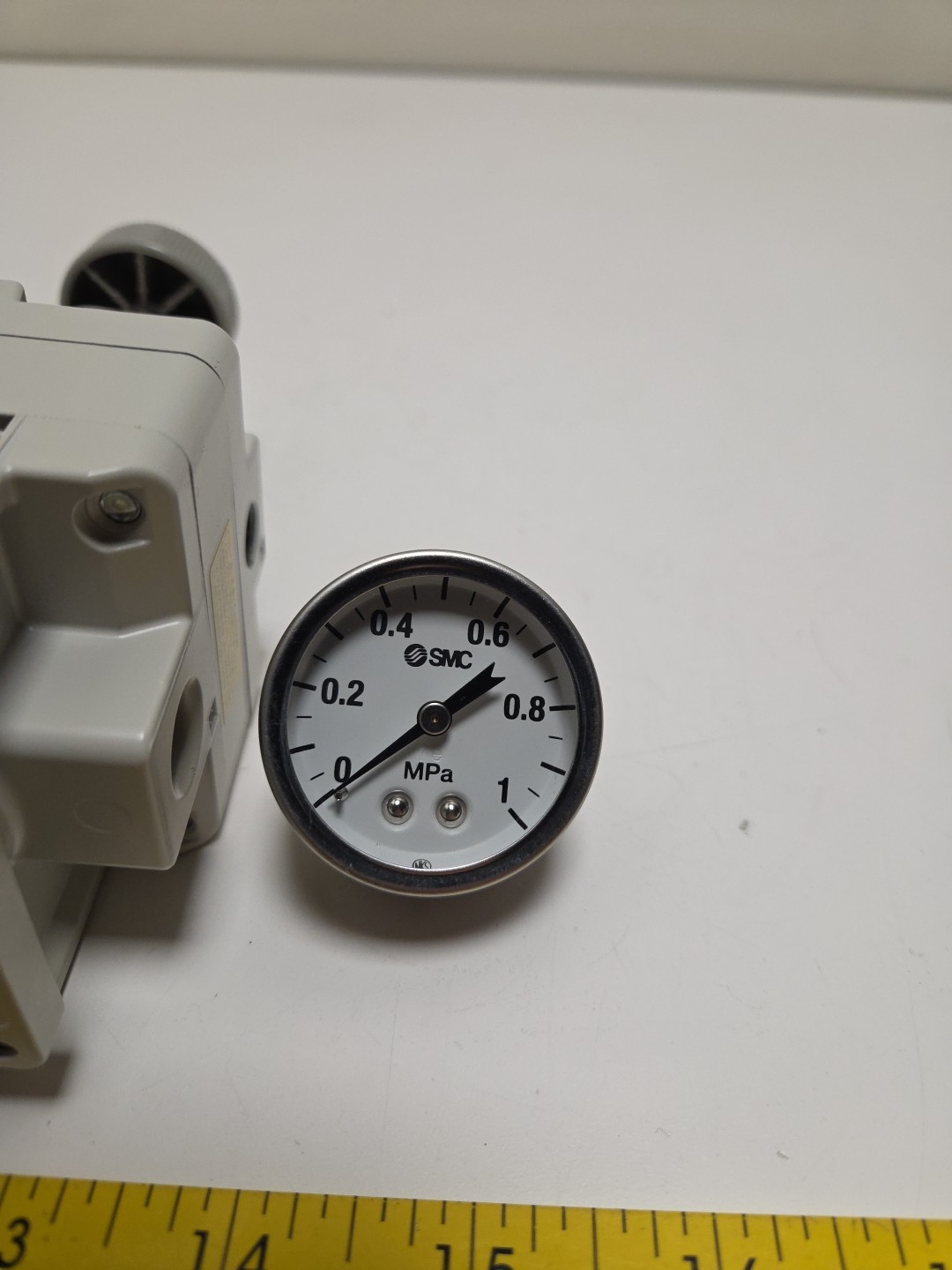 SMC IR3020-03BG Precision Air Regulator w/ Gauge & Bracket 0.01-0.8MPa