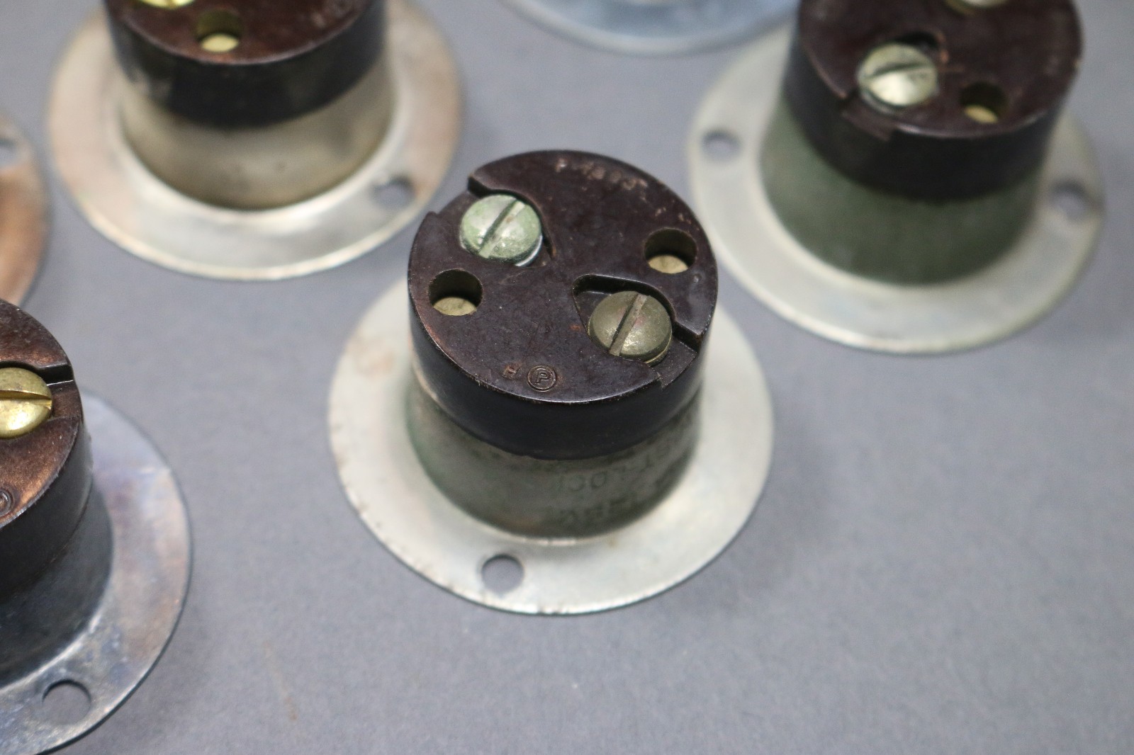 Lot of 7 Vintage Hubbell Twist Lock AC Panel Plug 10A 250V 15A 125V Circular