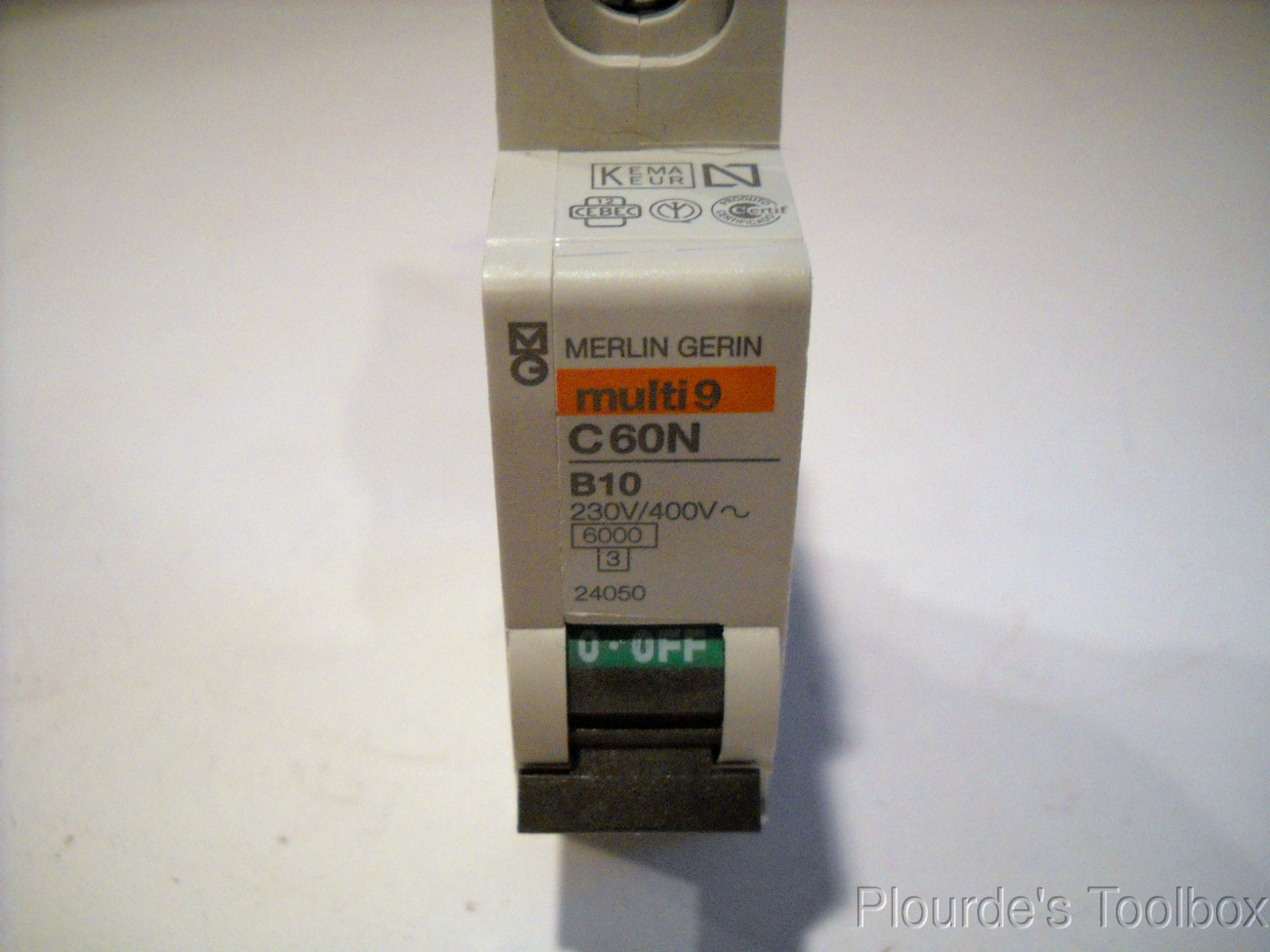 New Merlin Gerin 1P 10A Mulit-9 Circuit Breaker, 230V/400C, C60N-B10, 24050