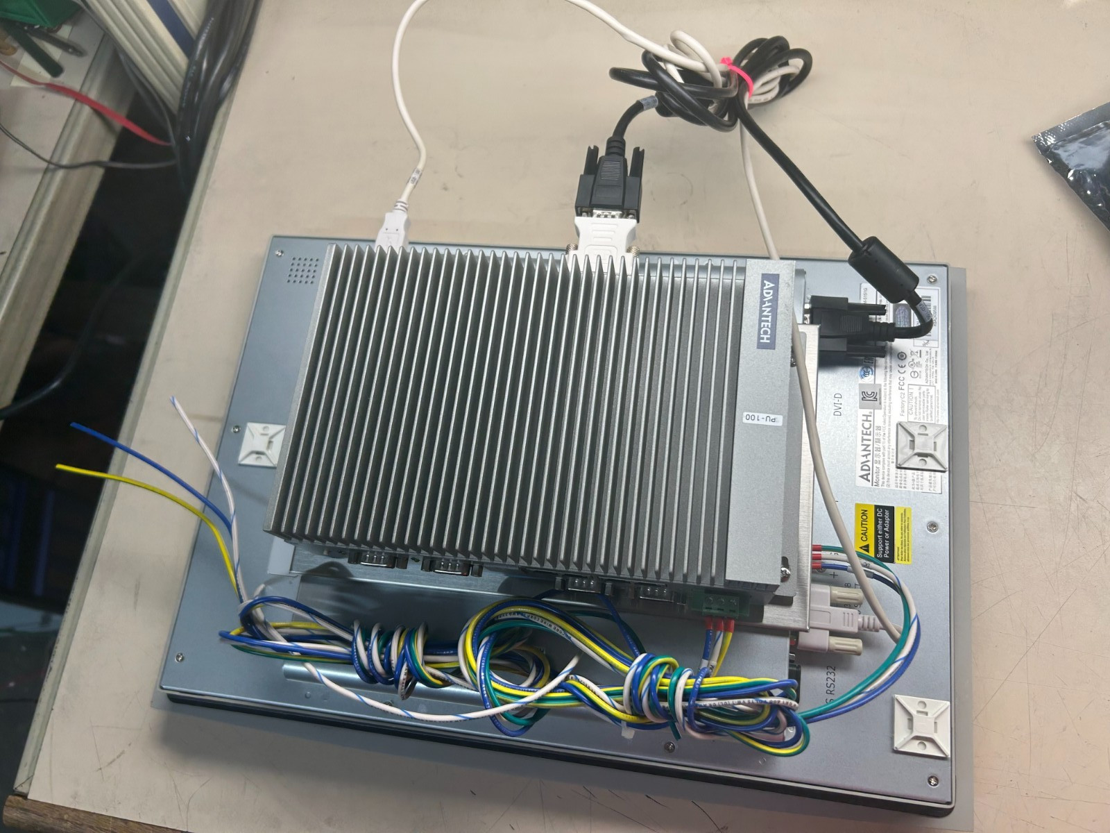 Advantech Embedded Automation package UNO-2184G & FPM-5151G Touchscreen