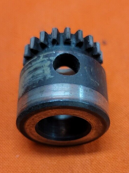 UNBRANDED 3 JAW MANUAL LATHE CHUCK 6-1/4″ DIA. & ACCESSORIES (LOT OF 16)