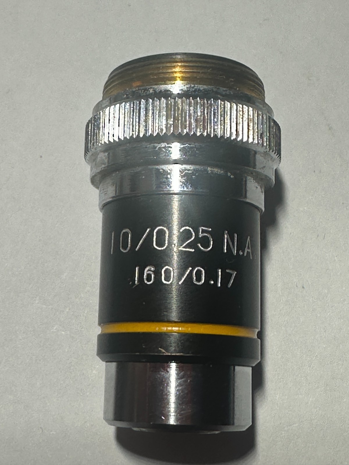 10/0.25 N.A. 160/0.17 Microscope Objective Bottom Yellow Stripe, Used