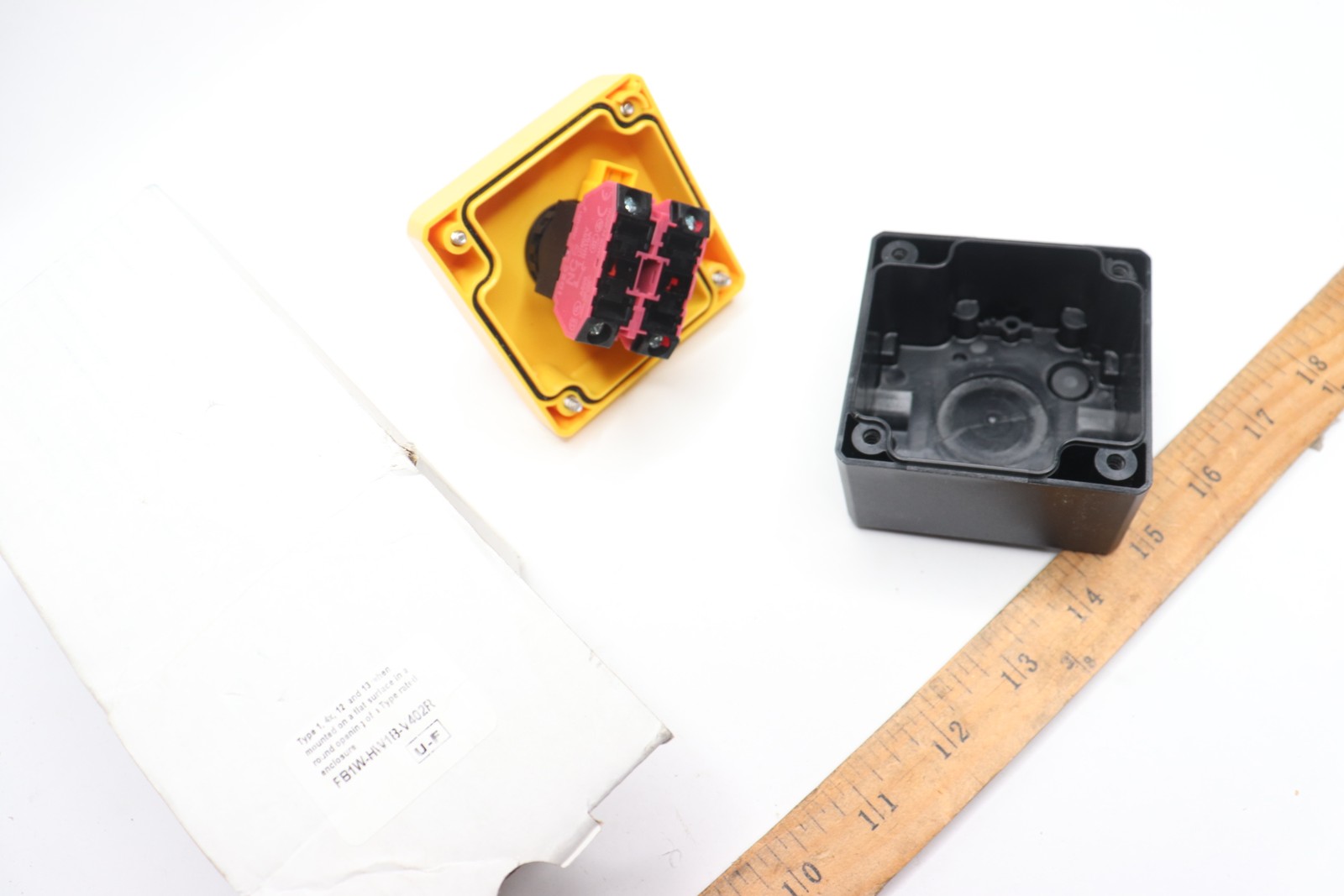 Idec Emergency Stop Switch DPST-NC Pushlock Turn Reset Screw