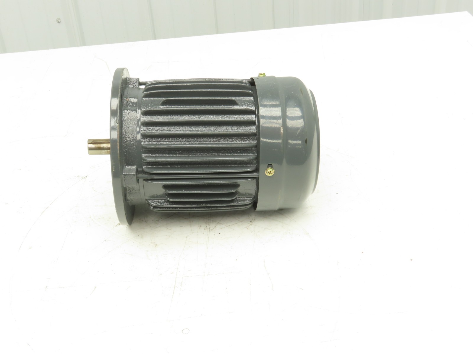 Qin Wei Electric MCV280-4 AC Motor 1Hp 1680rpm 240/480V 3PH IEC80