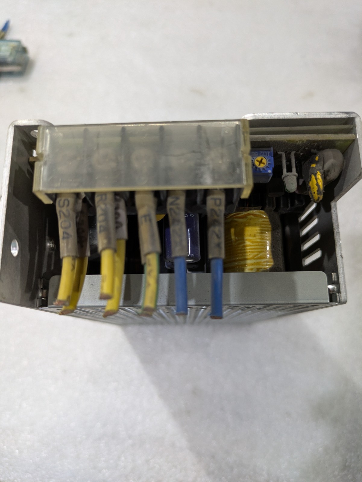 Omron S82J-15024D Power Supply 24VDC 6.5A 150W AC100-240V Input DIN Switching