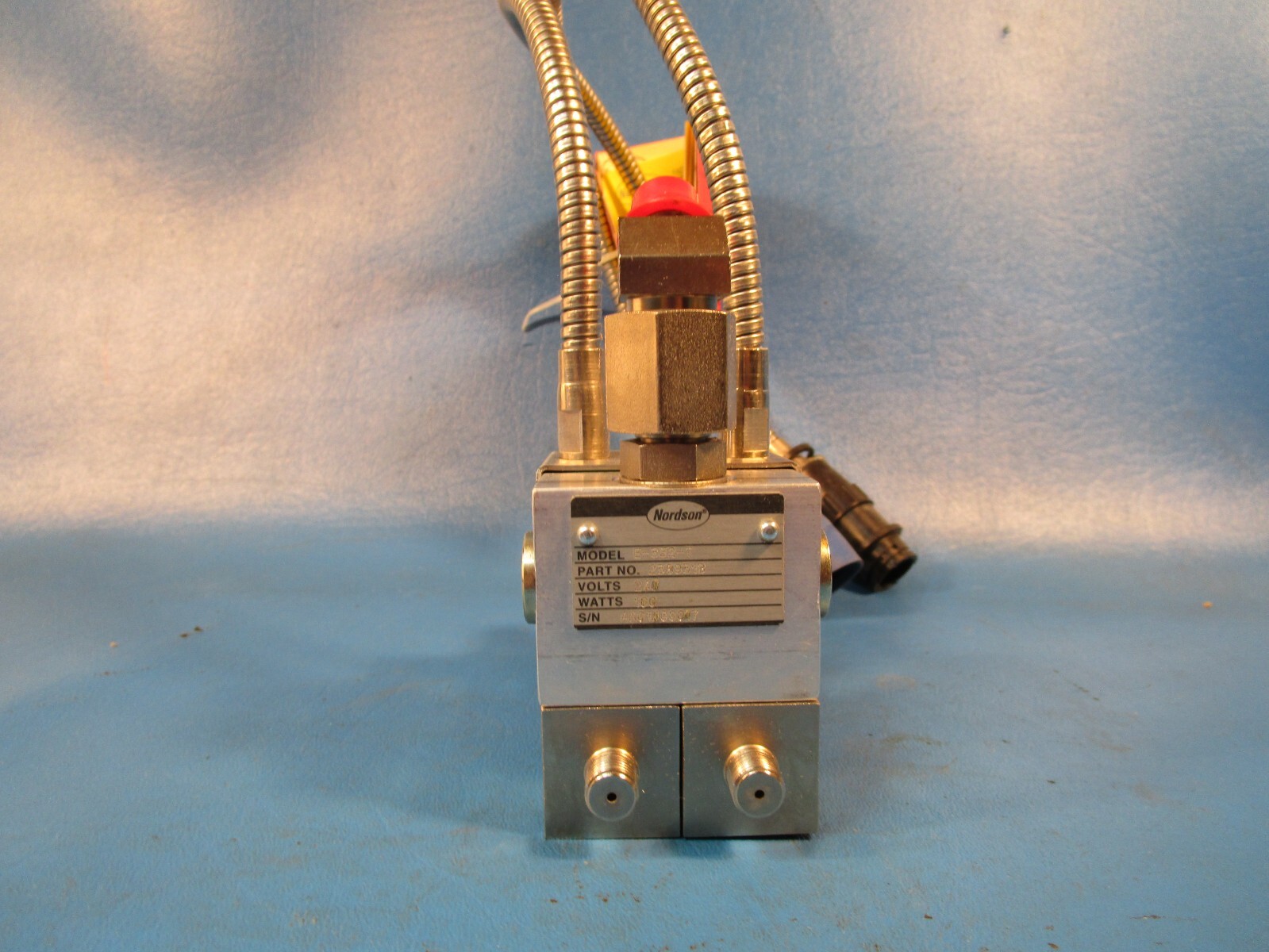 Nordson 238931B Model E-325-T Hot Glue Gun Assy, Dual Dispensers, 240 Volts 100W