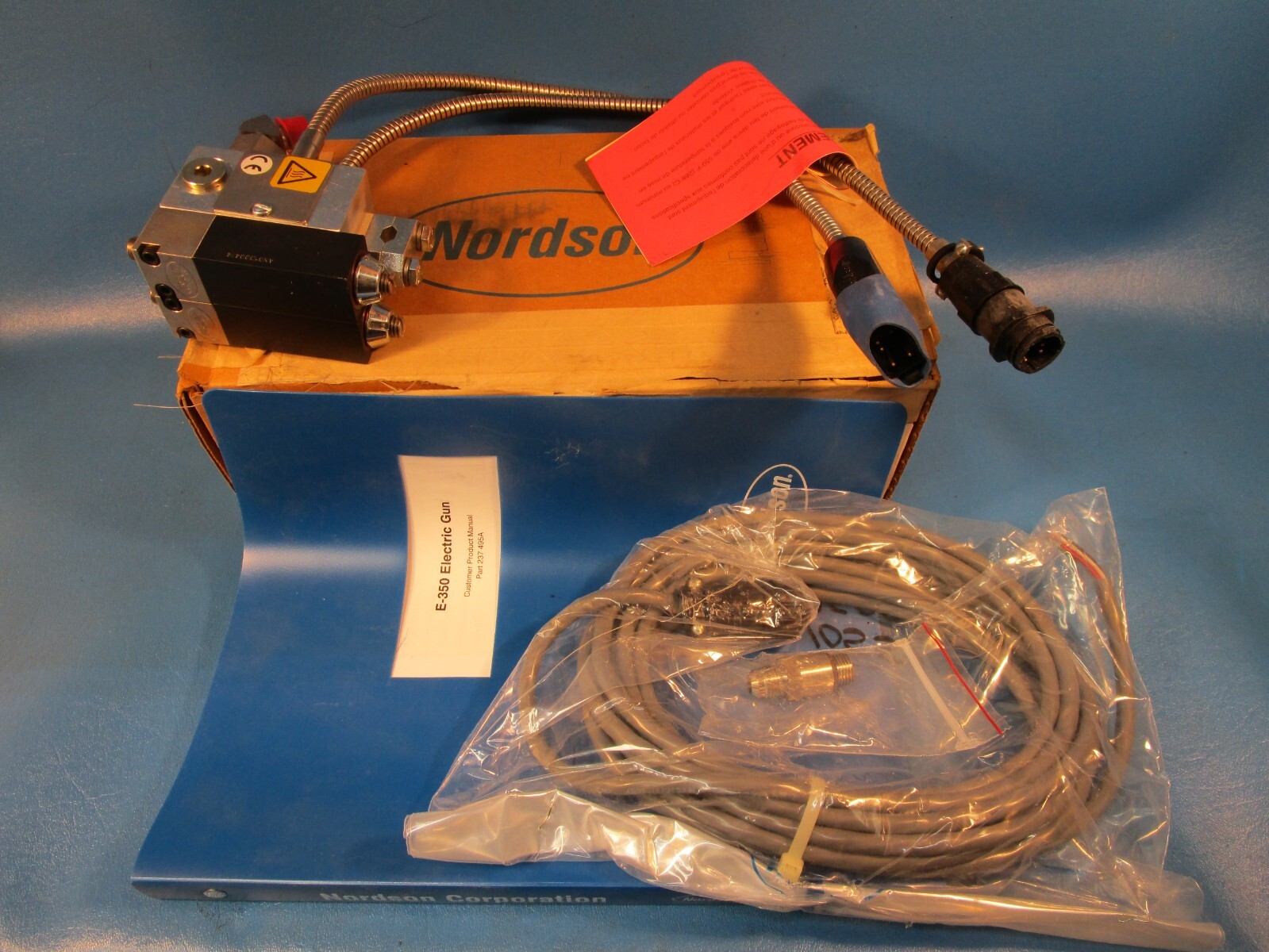 Nordson 238931B Model E-325-T Hot Glue Gun Assy, Dual Dispensers, 240 Volts 100W