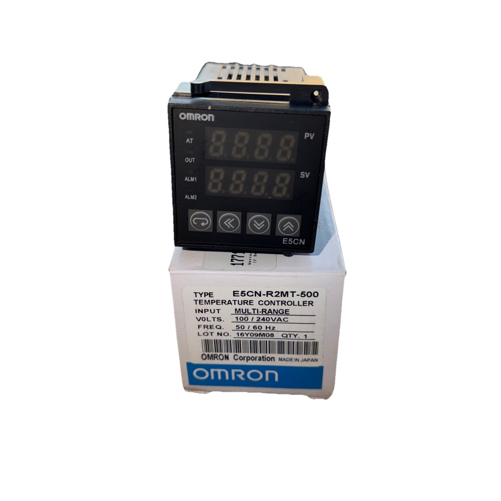 New In Box OMRON E5CN-R2MT-500 Temperature Controller 100-240V AC