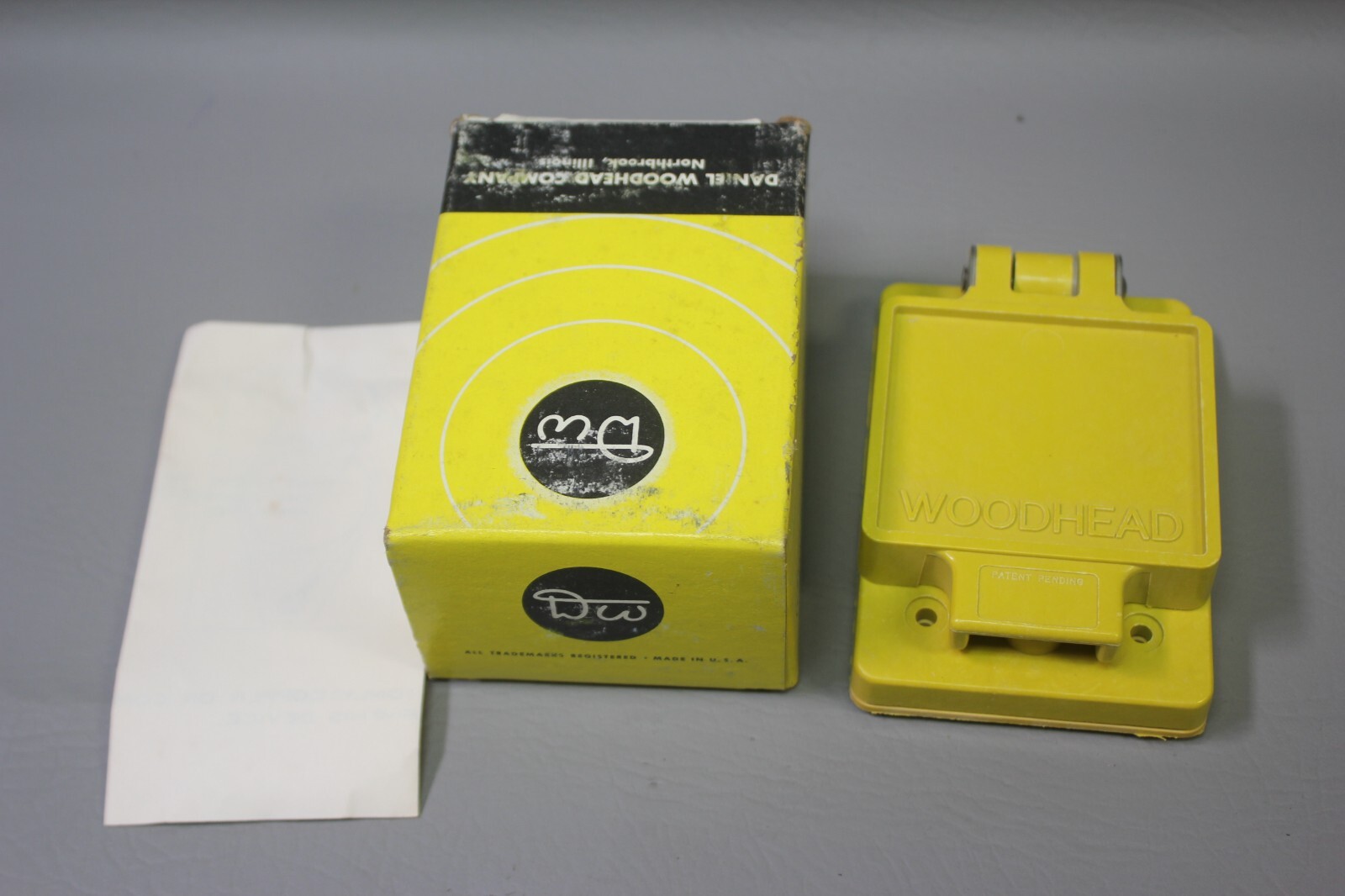 NEW WOODHEAD OIL PROOF NEOTEX WATERTITE RECEPTACLE COVER 6700