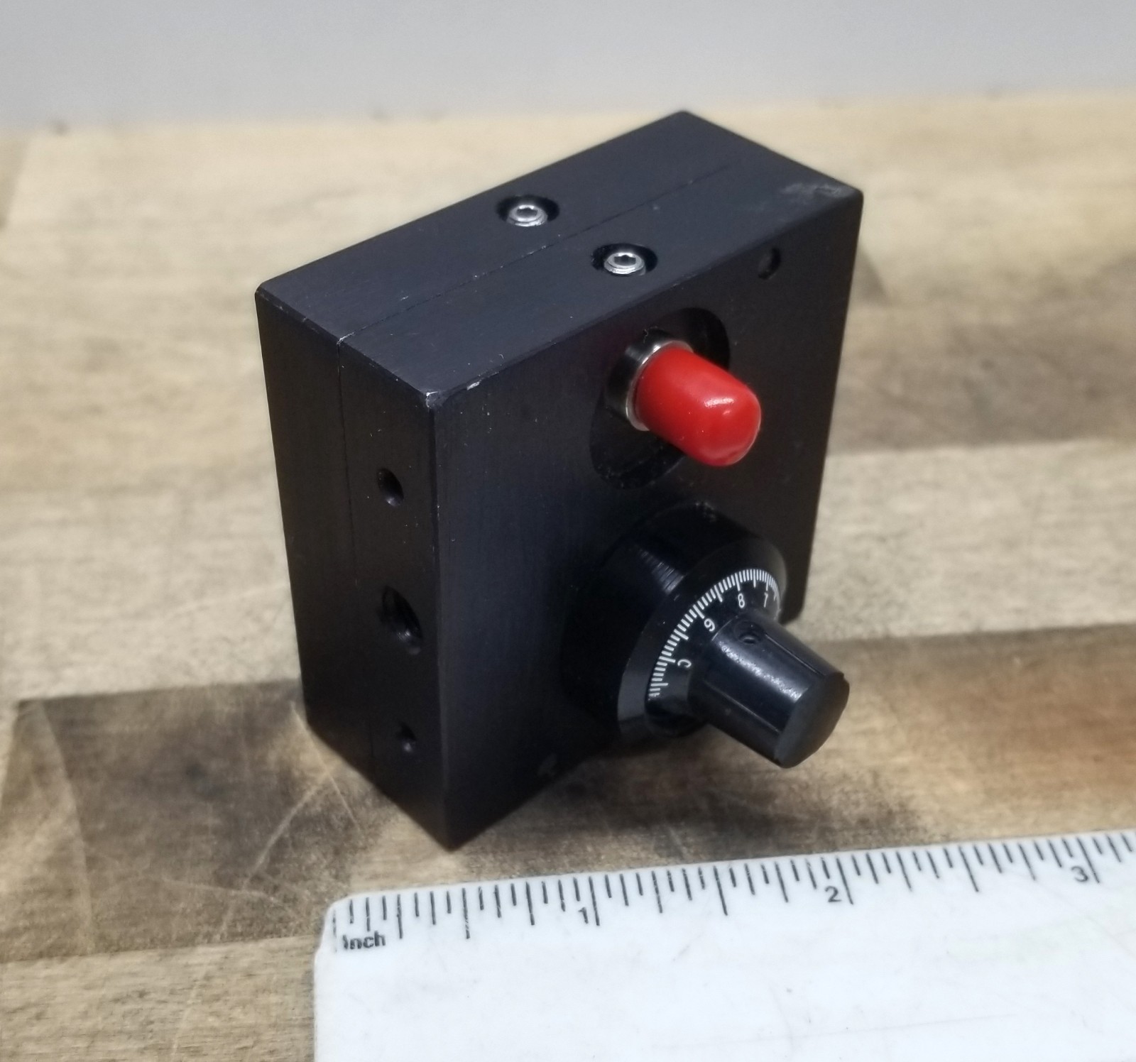 RF Potentiometer Attenuator with SMA Connectors (Unknown RF Device)