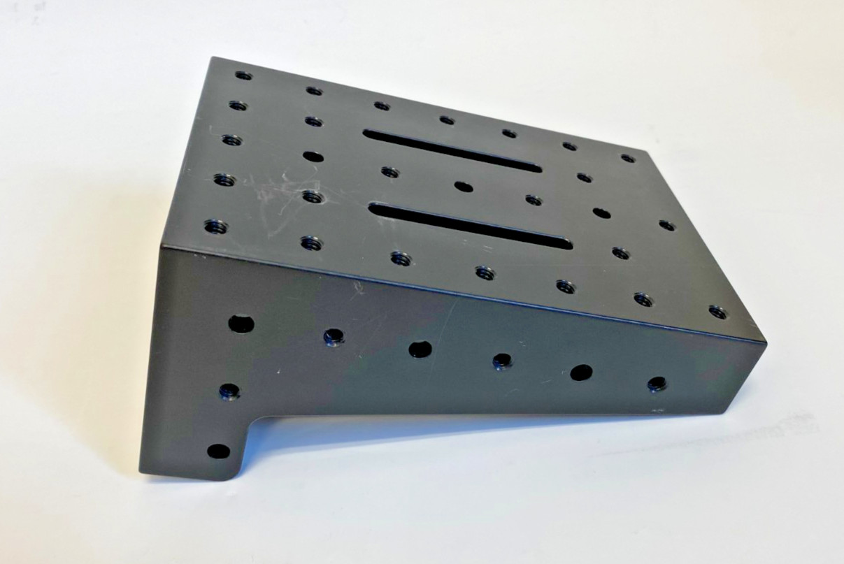 Thorlabs AP90RL Large Right-Angle Bracket, 1/4″-20 Holes