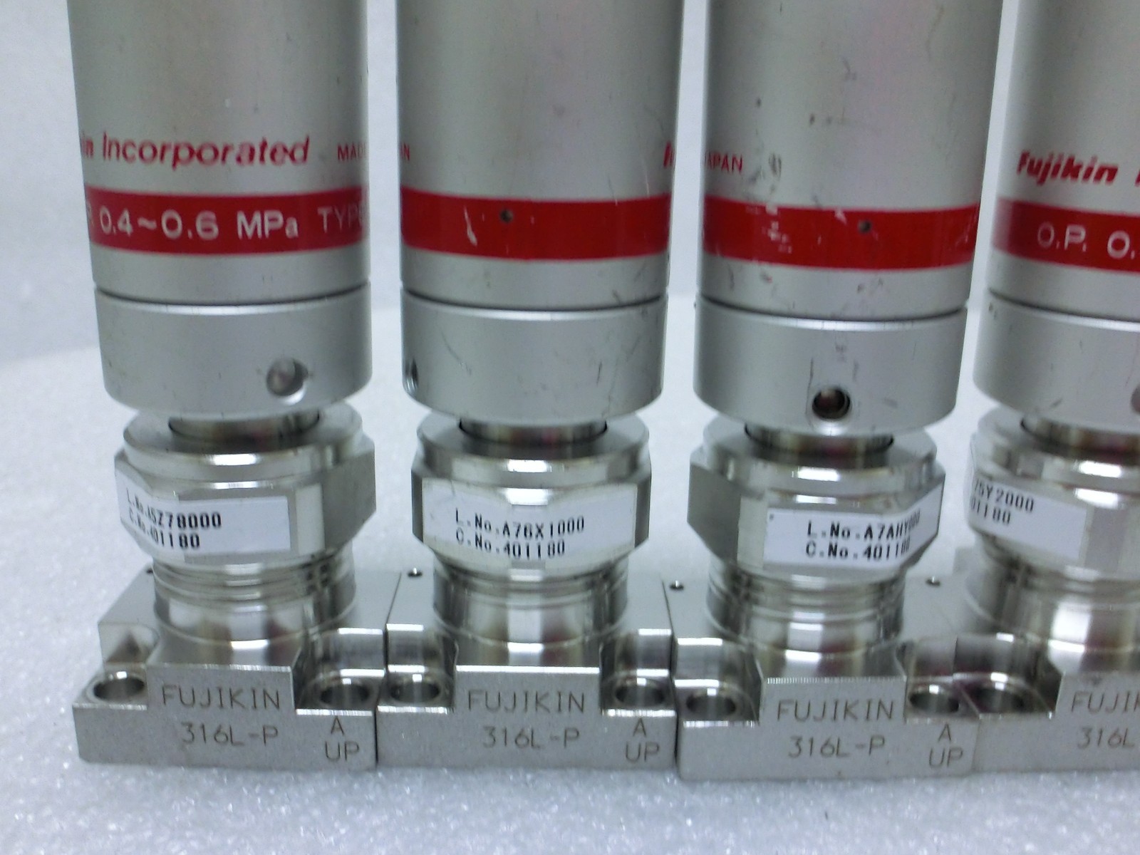 Lot of 7 Fujikin 401180 O.P. 0.5~0.6mPa N.C. Diaphragm Valve,Used,Jp~9931