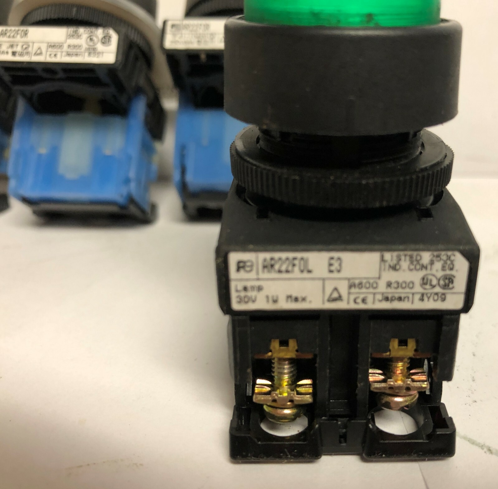 4 – Fuji Electric AR22FOL Push Button LOT GREEN YELLOW BLACK #12670