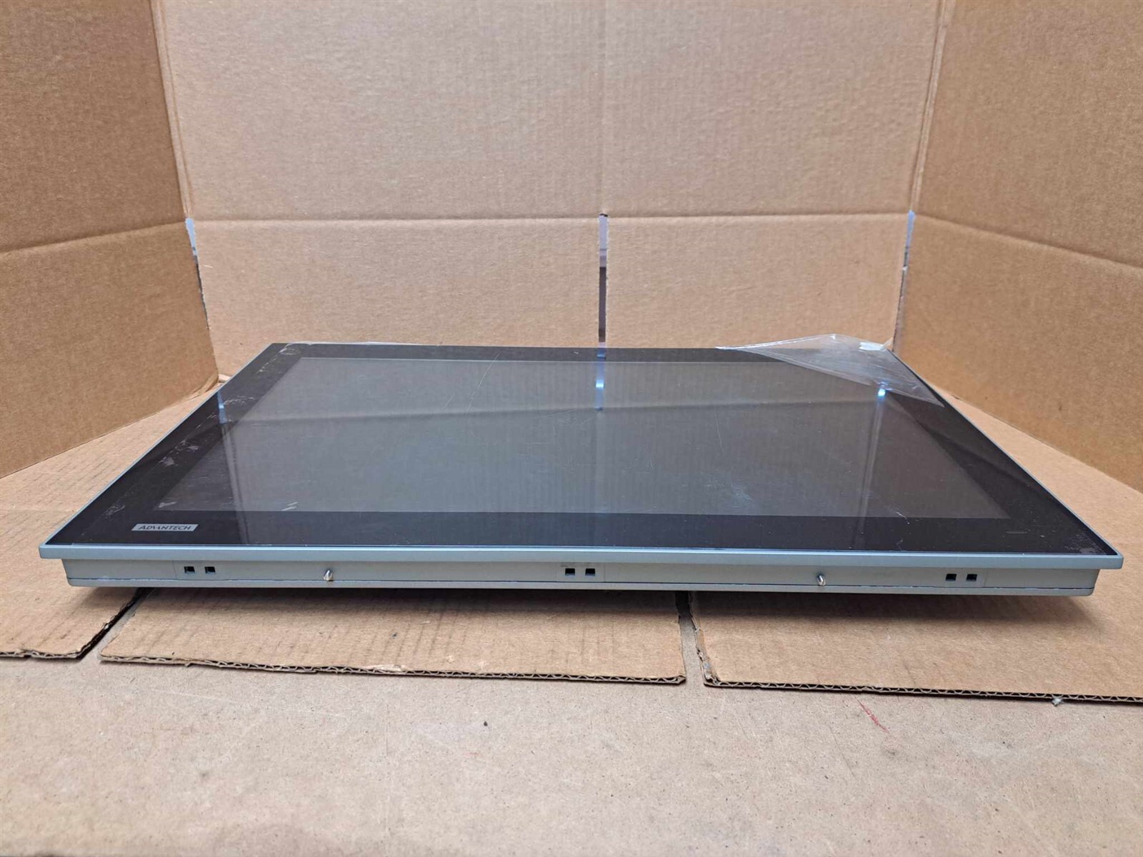 Advantech Industrial Touchscreen Monitor Model No. FPM-7211W-P3AE
