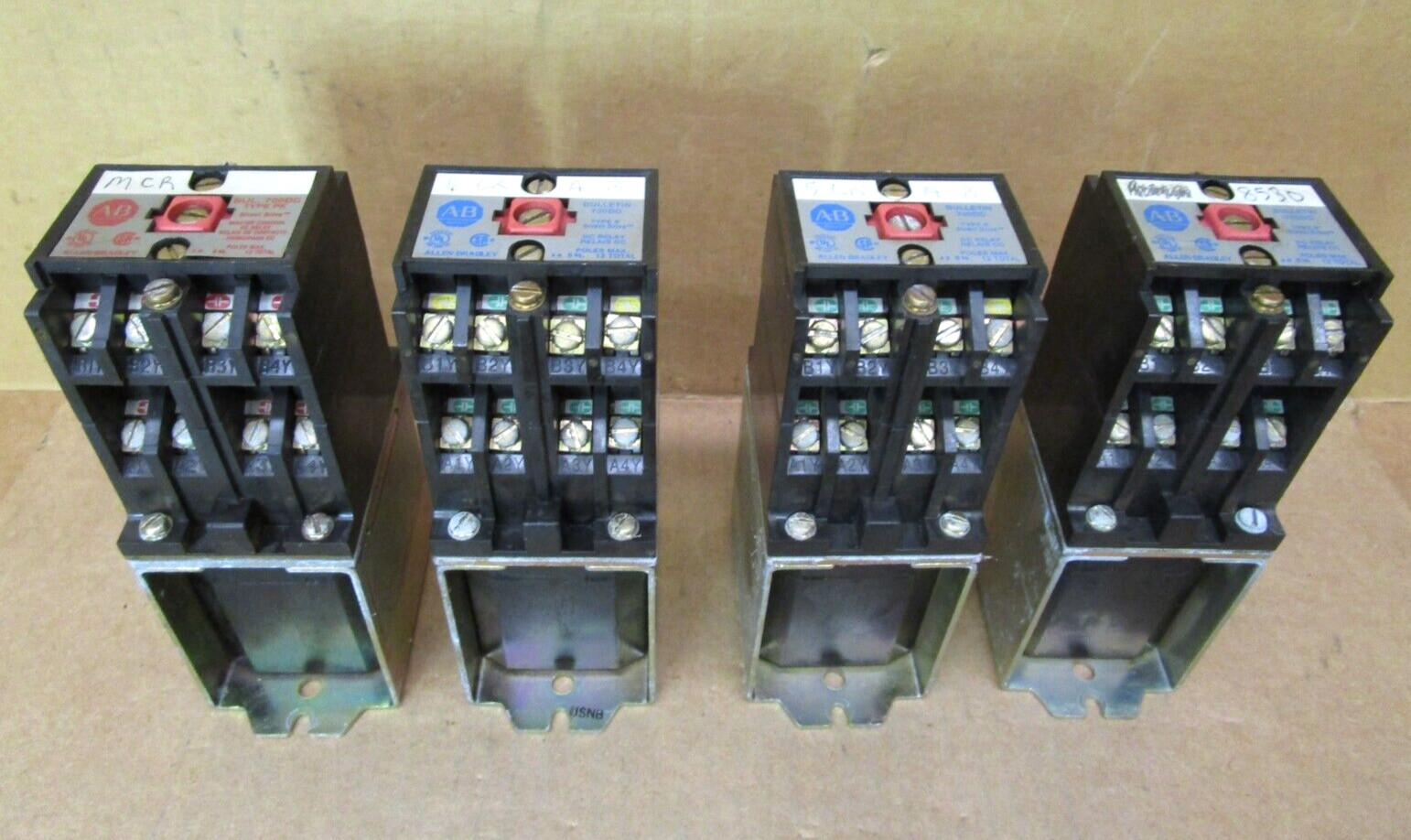 Allen-Bradley 700DC-P800Z24 700DC-PK800Z24 DC Relay Mixed Lot of 4 Pcs 50824HM
