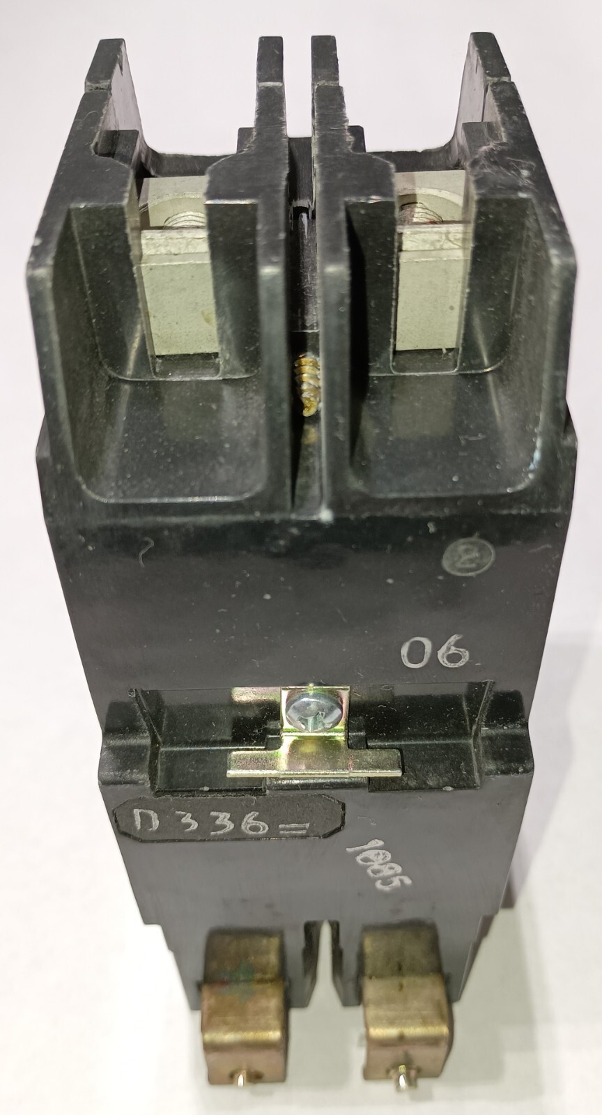 TEY290 90A GE BOLT-ON CIRCUIT BREAKER 480/277V AC 2 POLE 65kA TEY MO2 UL