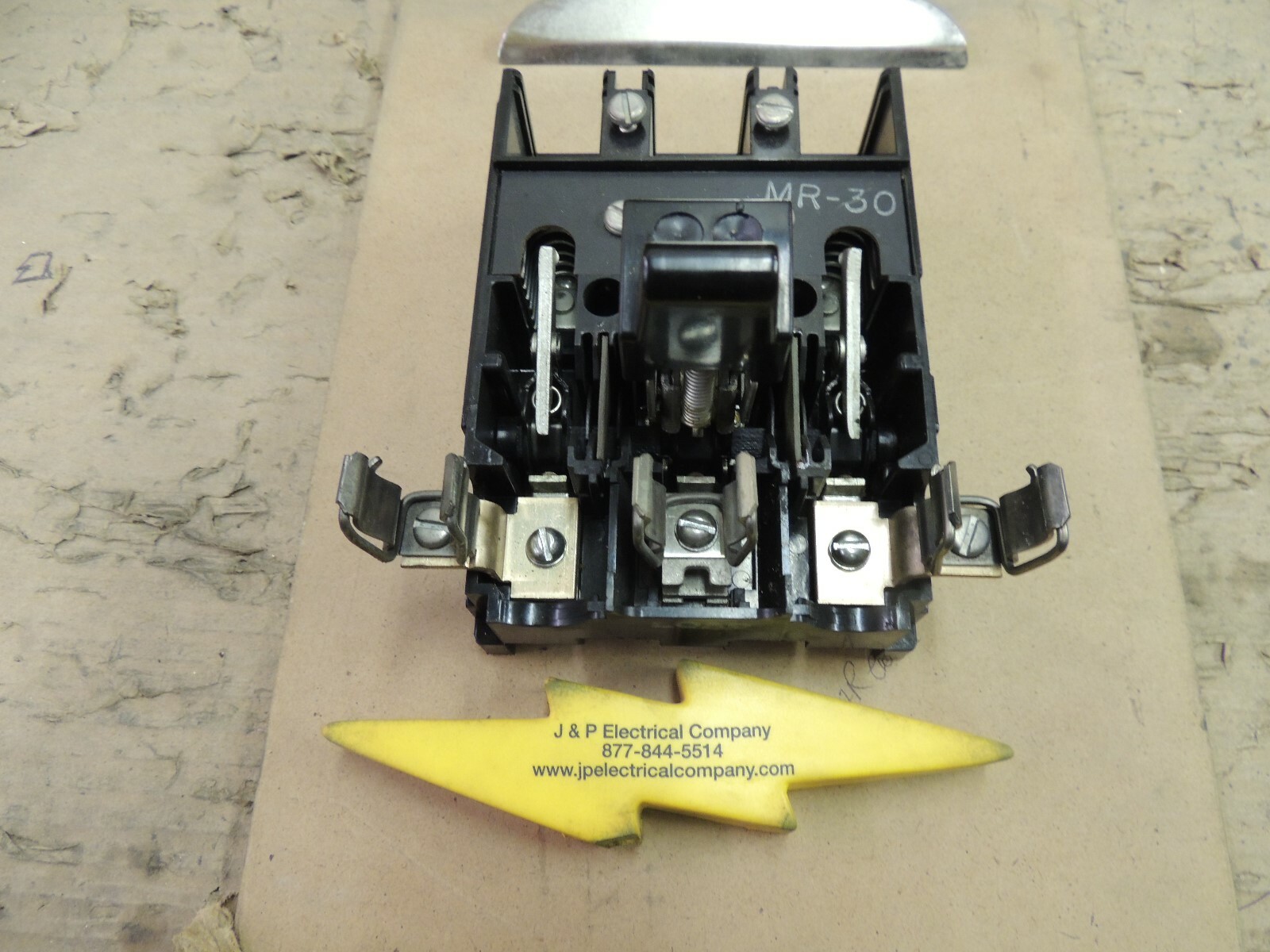 MR 30, QMR SWITCH GE 30 AMP, 600V, USED 3 POLE LINE BLOCK 565B714-G2