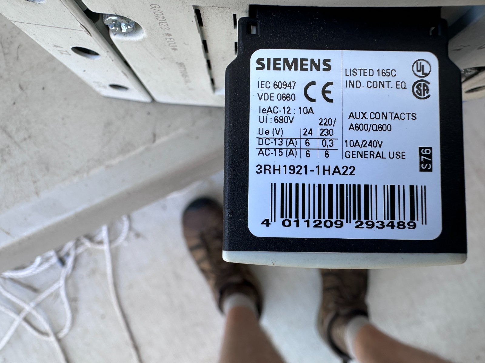 Siemens 3ZX1012-0RT04-1AA1, plus 3RH1921-1HA22 aux contactor