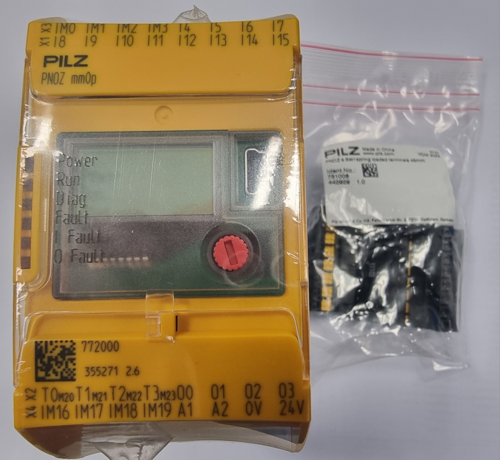 NEW Pilz 772000 safety relay PNOZ mm0p Original