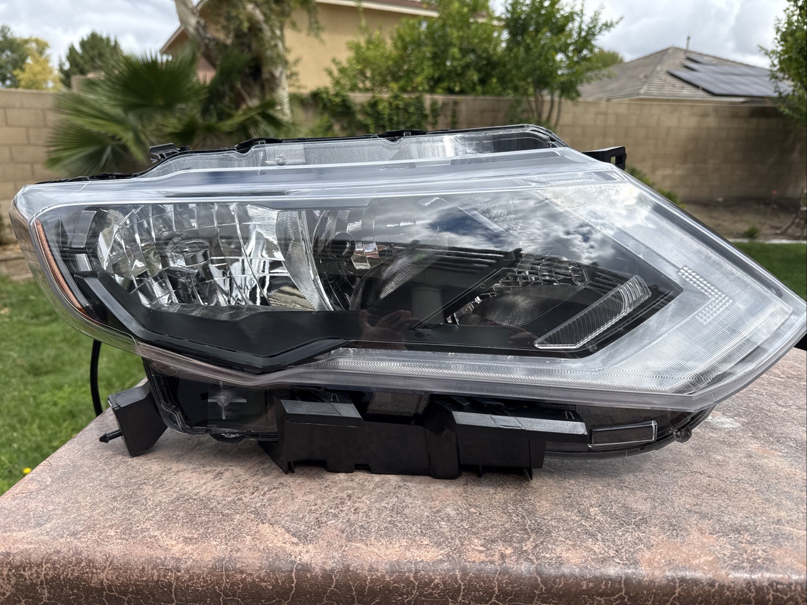 LED Headlight Assembly Rogue SL 2017-2020 Right 260106FL6A