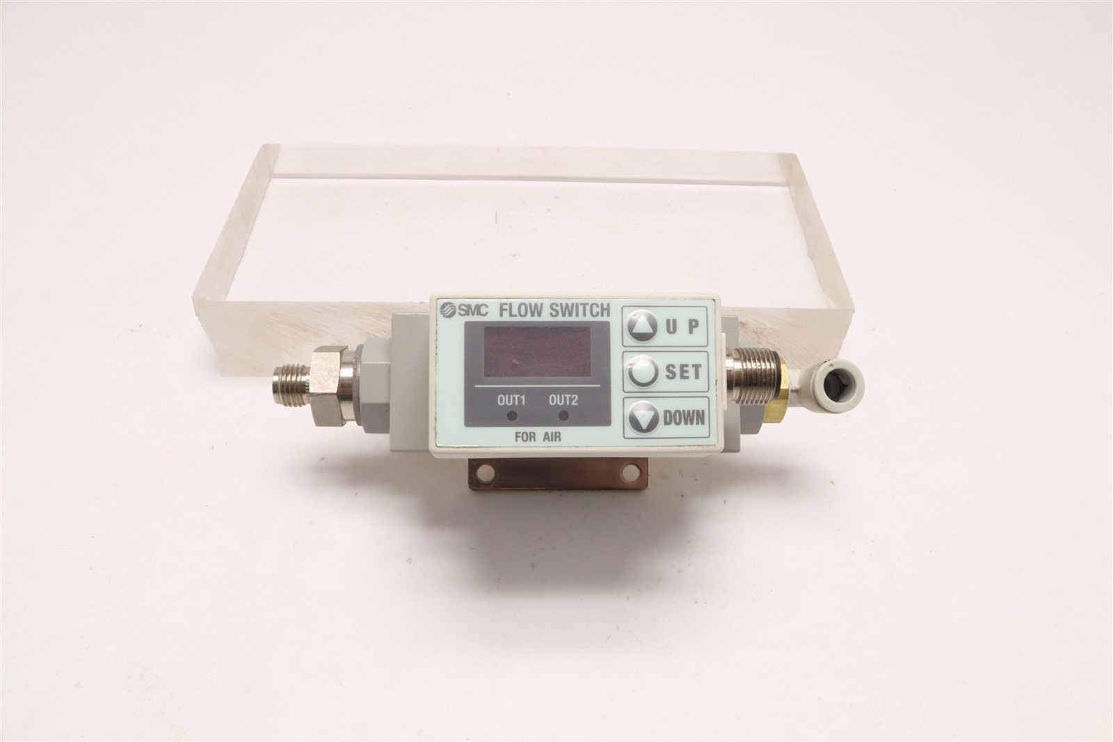 SMC PF2A DIGITAL AIR FLOW SWITCH 5 L min 50 L Max 24V PF2A750-F02-67