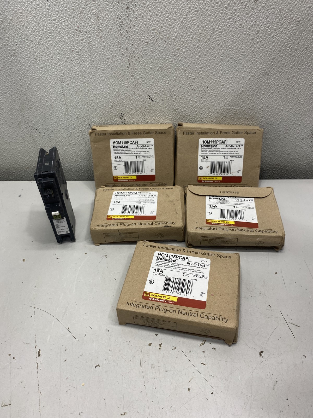 Lot of 5 SquareD/Homeline HOM115PCAFI Circuit Breaker 15A