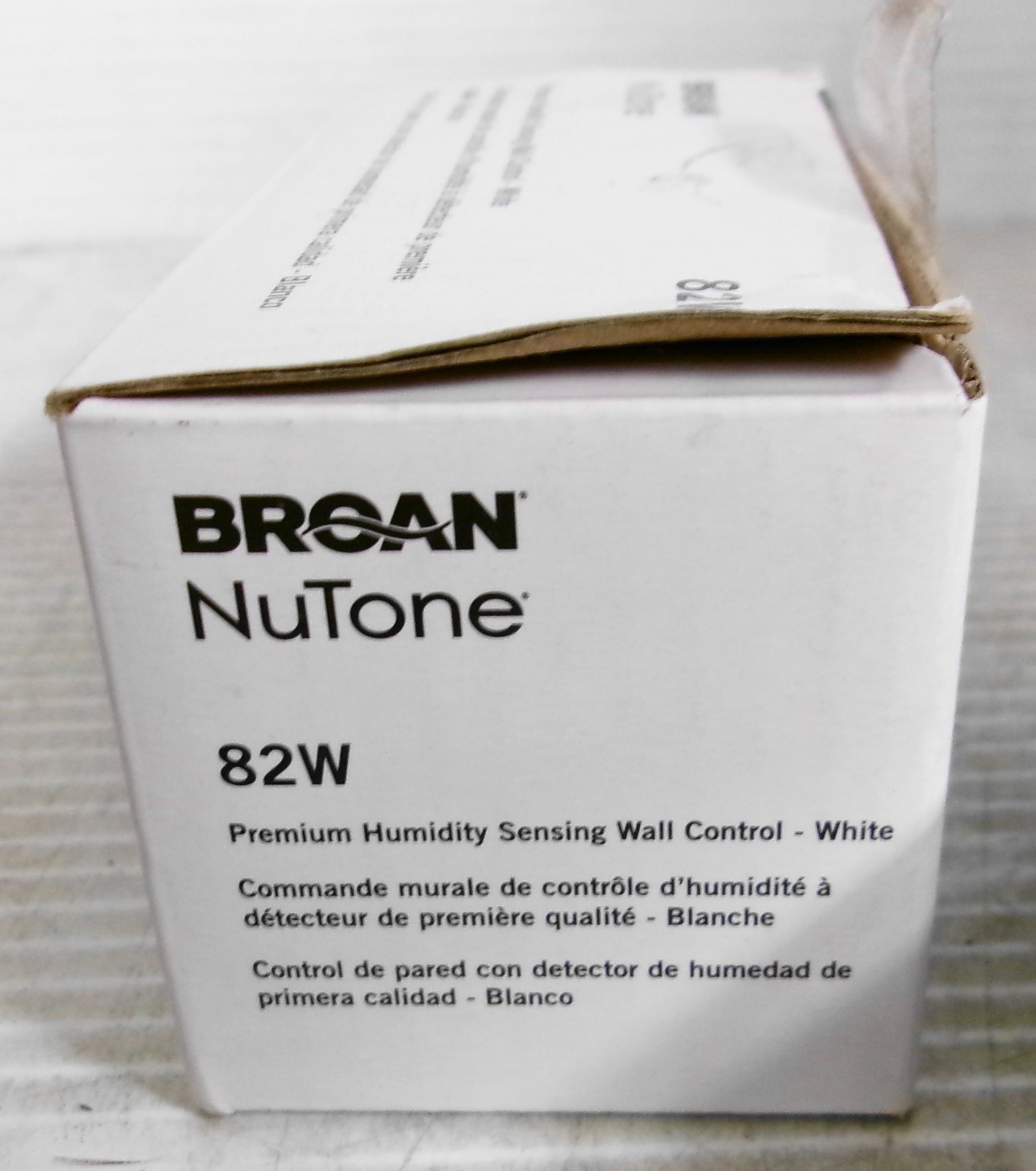 Broan NuTone 82W White Premium Humidity Sensing Wall Control 120VAC 60Hz