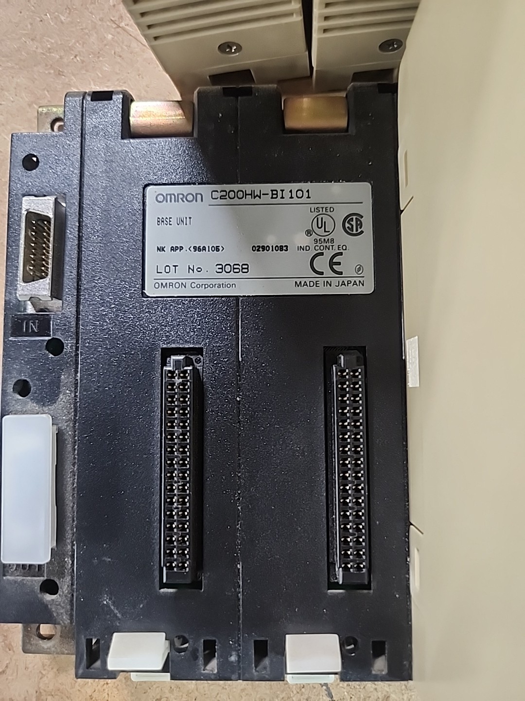 Omron C200HW-BI101-V1 PLC Module /w 10 Modules + psu PA204S OC225 OC224 IA122