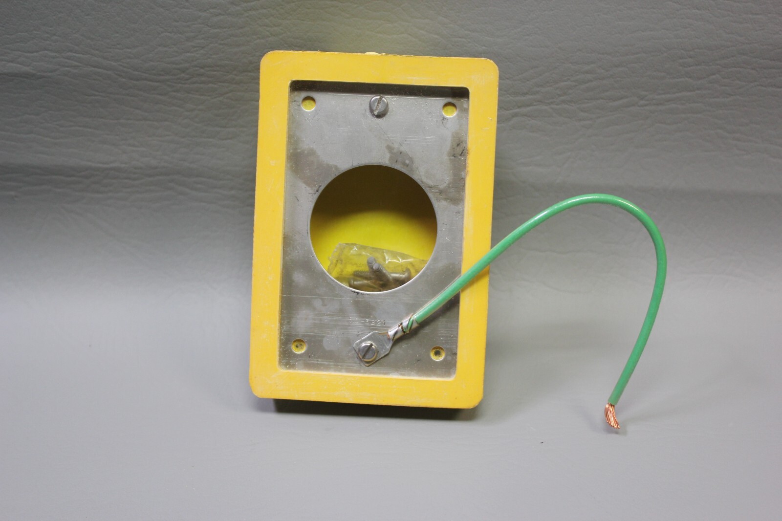 NEW WOODHEAD OIL PROOF NEOTEX WATERTITE RECEPTACLE COVER 6700