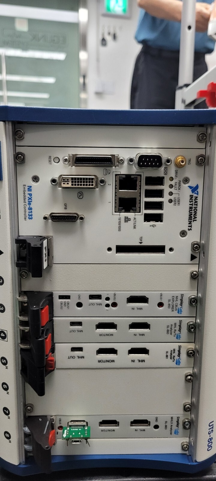 NI PXIe-1082 Chassis PXI Slot Controller PXIe-8133(3.06 GHz, Quad-Core Processo