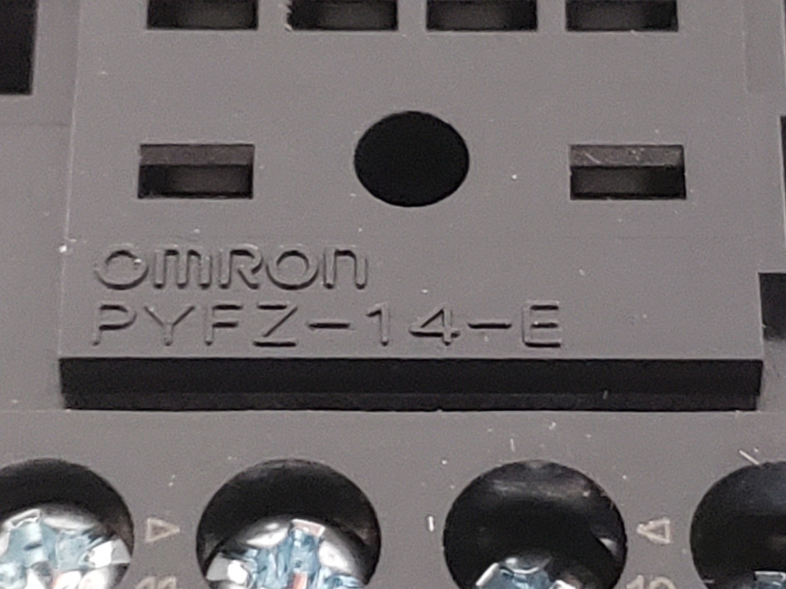 OMRON PYFZ-14-E RELAY SOCKET 4 POLE 6A (LOT OF 2) NNB