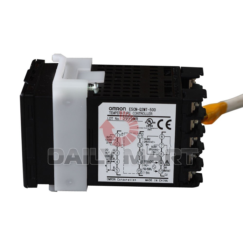OMRON E5CN-Q2MT-500 NEW Digital Temperature Controller 100-240VAC 1/16 DIN