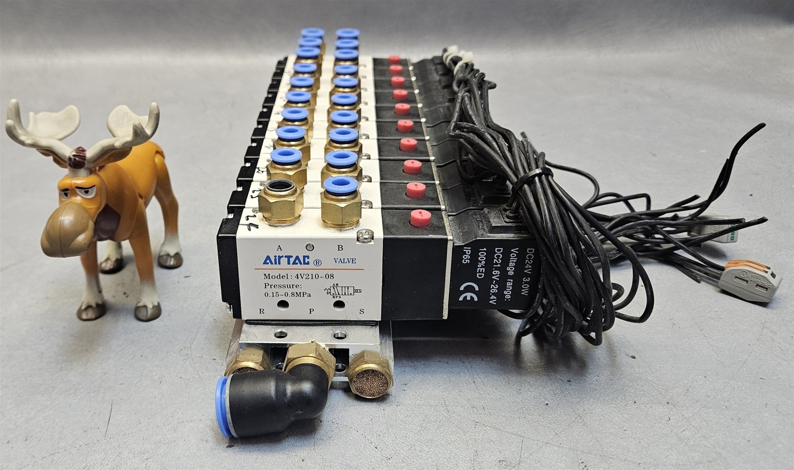 Lot of 10 4V210-08 Pneumatic Solenoid Valves 0.15-0.8MPa 24V on AirTac Manifold