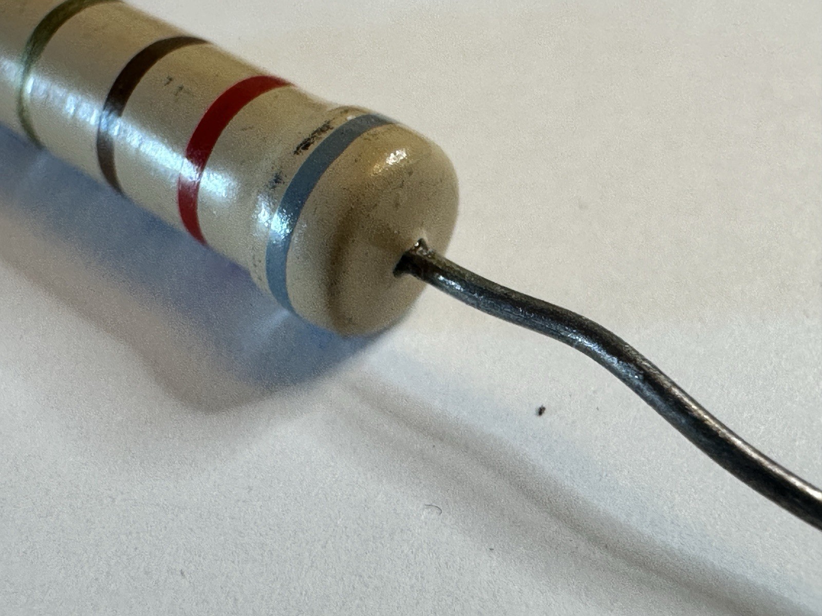 Lot of 50 Vintage 820 Ohm 2W Axial Resistors NOS Estate Labeled CF Unbranded