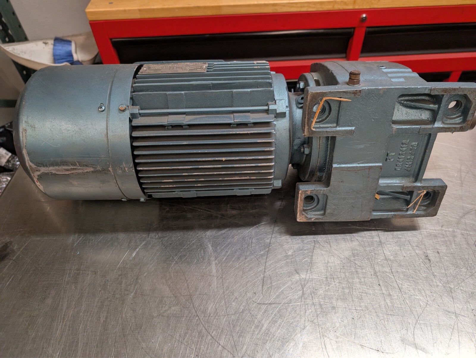 Sew-Eurodrive (DFT100L4ES1S) Gearbox 9.35 Ratio (R57DT100L4ES1S) 5HP, 1680RPM