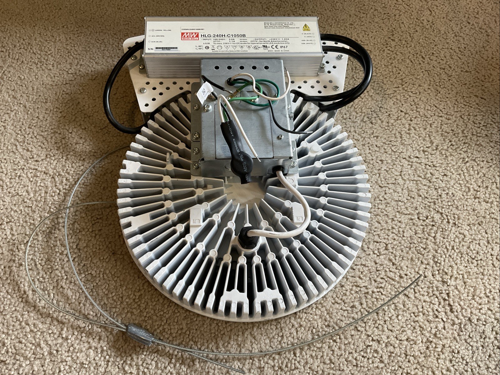 Cree CXB Series CXB-A-UV-H-40K-8-UL-10V & HLG-240H-C1050B