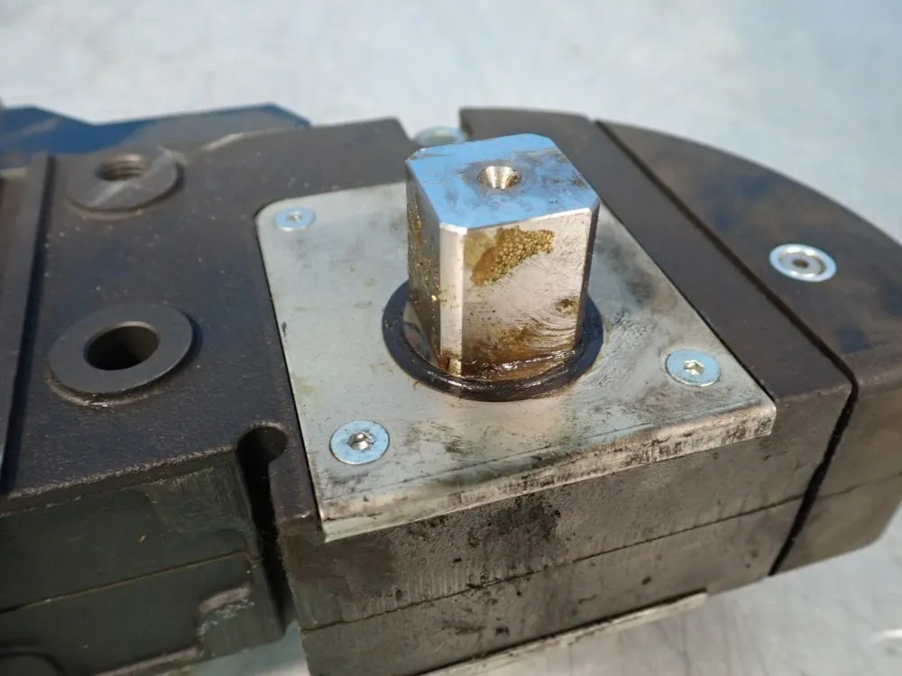 SMC CKZ2N63TF-15DP-DA528 PNEUMATIC CLMAP CYLINDER 0.8 MPA 08250562218