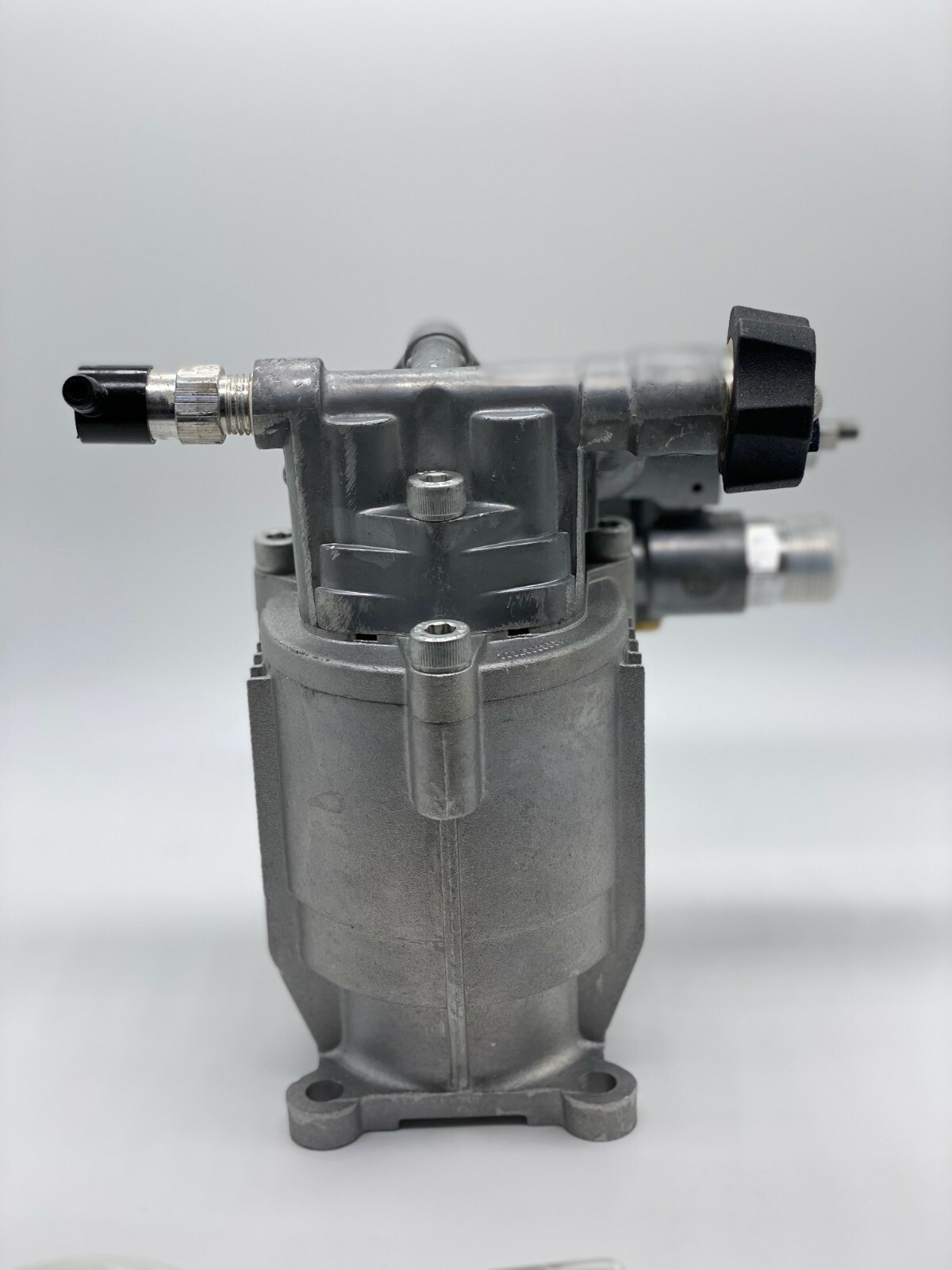 GENERAC – OEM 10000042904 – AXIAL PUMP 2.3GPM 3100PSI Replaced 10000037099