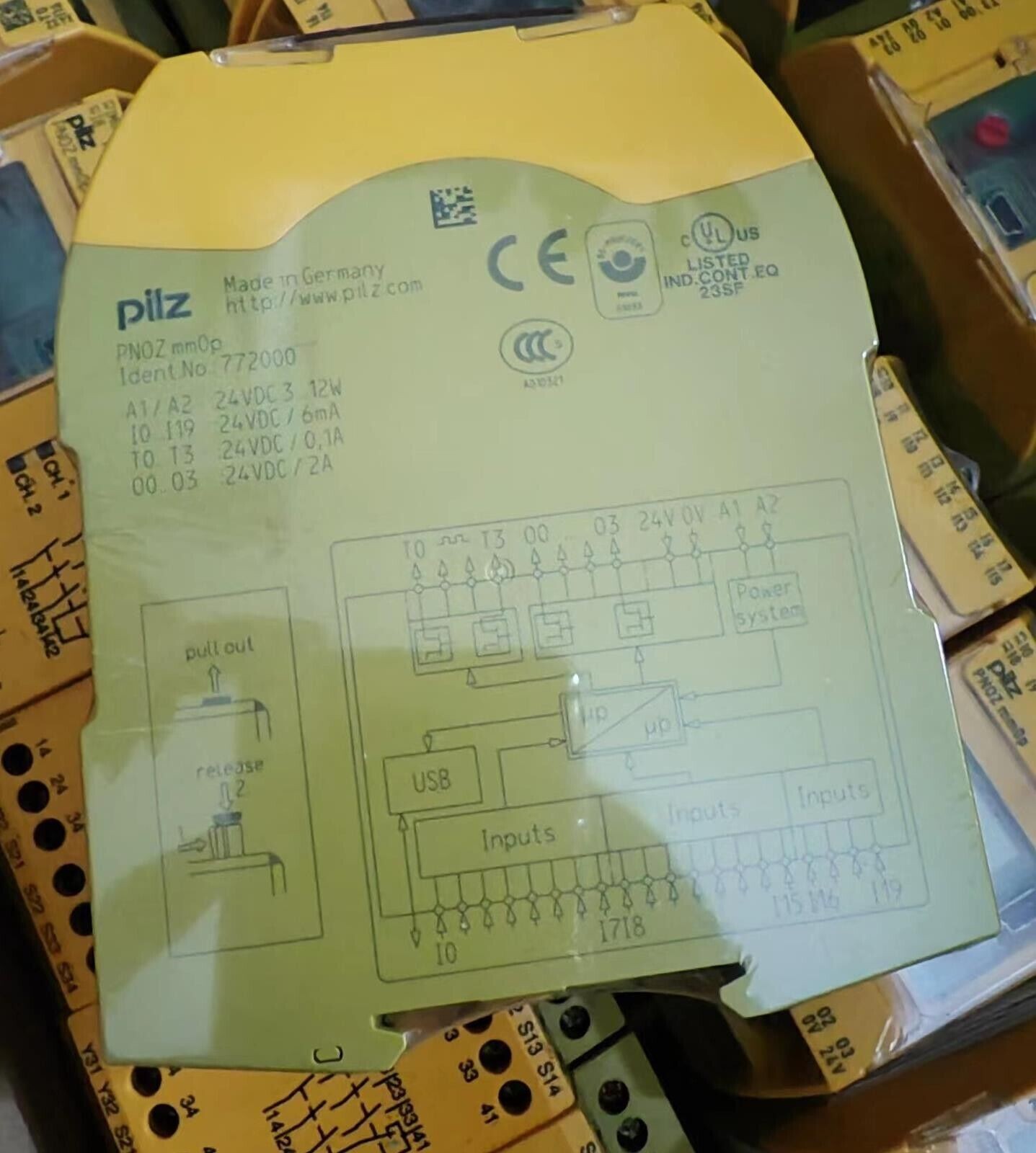 One PILZ 772000 New PNOZ Mm0p Safety Relay 77 2000
