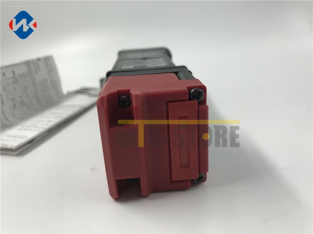 1PC New IN Box Omron D4SL-N2NFA-DN Safety Door Switch #G