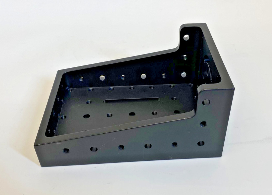 Thorlabs AP90RL Large Right-Angle Bracket, 1/4″-20 Holes