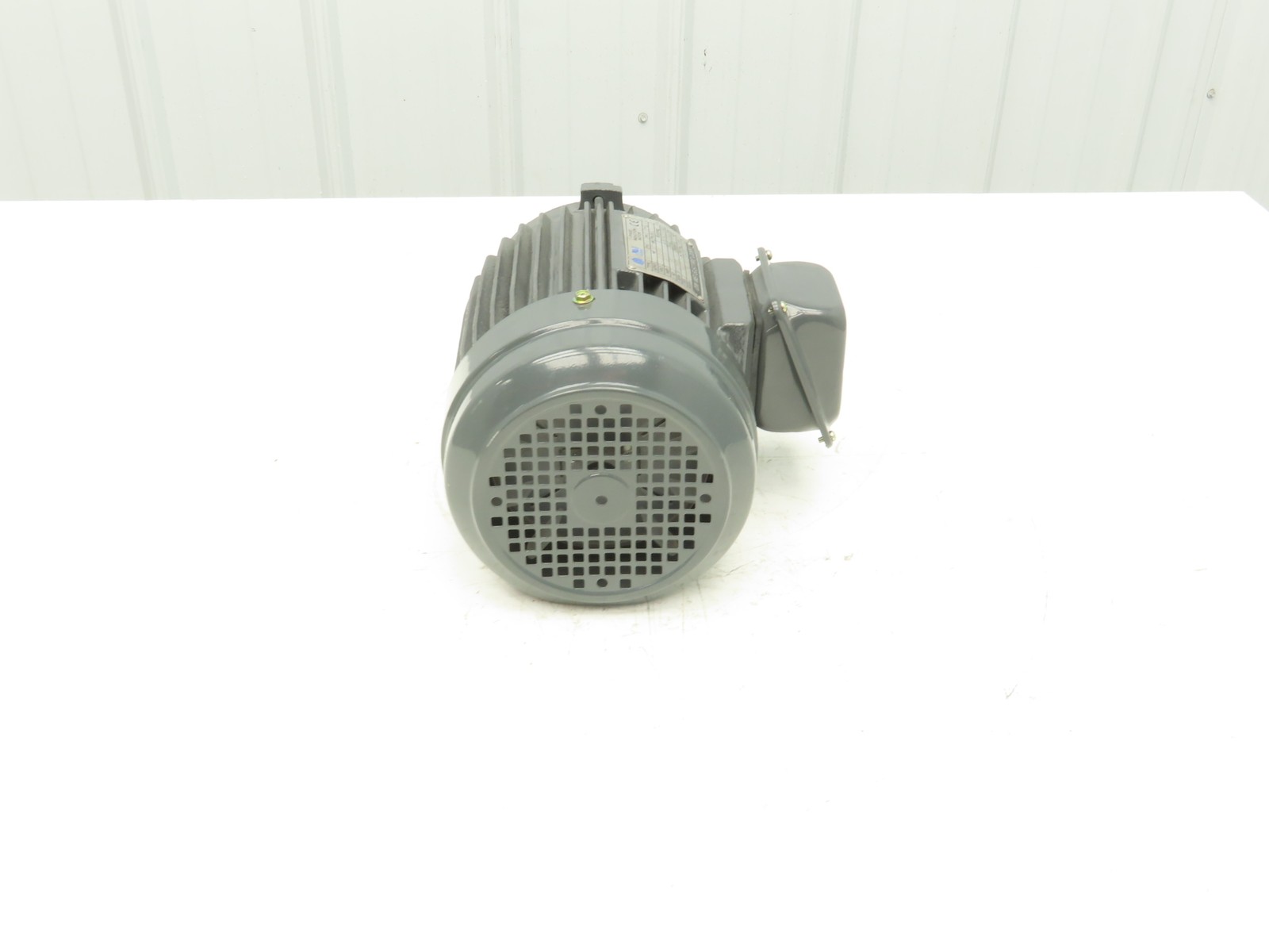 Qin Wei Electric MCE280-4 AC Motor 1Hp 1680rpm 240/480V 3PH IEC80