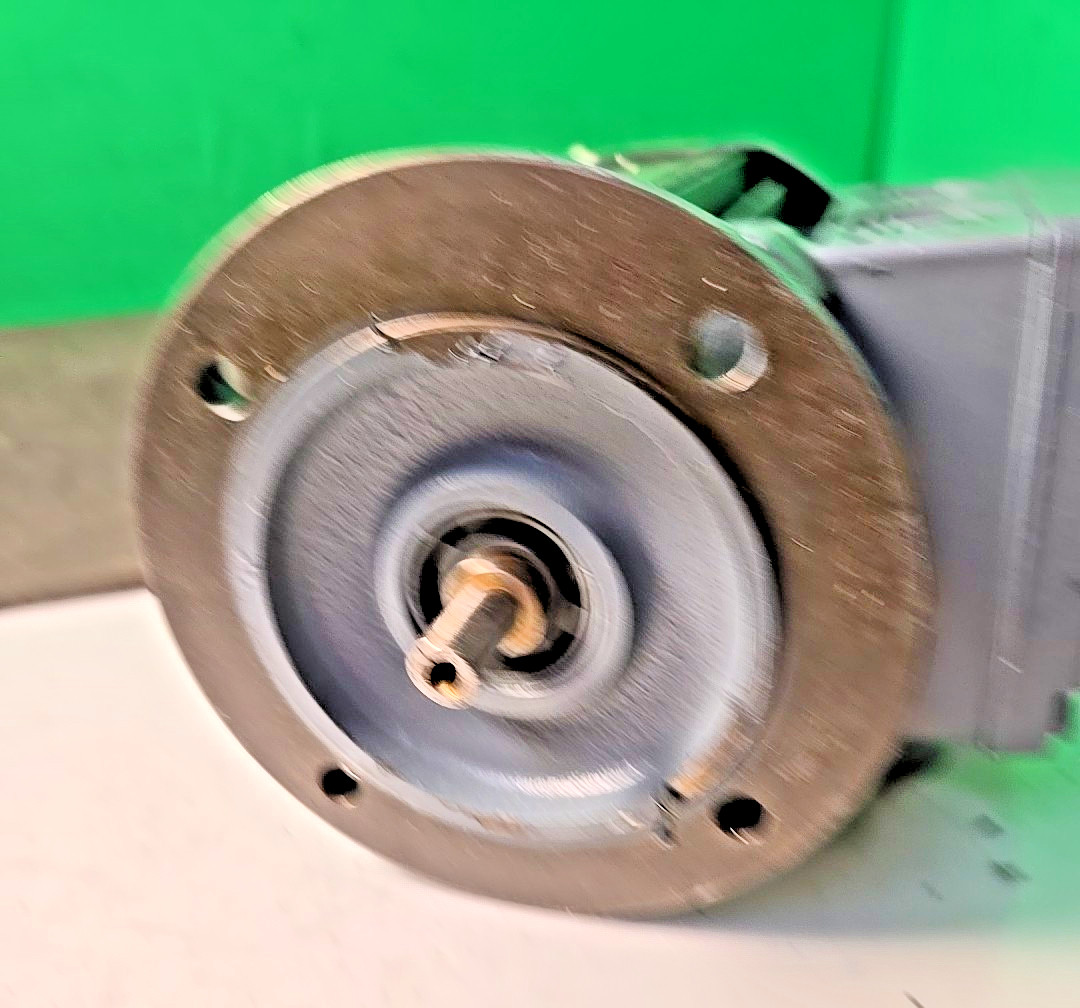 SEW Eurodrive DFR63S4 electric motor 0.12kW 1680rpm – NEW 266/460v 3ph
